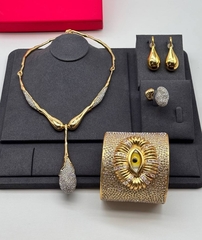 Колье жесткое с подвеской капля в стиле Schiaparelli