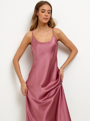 Платье-комбинация из шелкового атласа брусничного цвета длиной макси