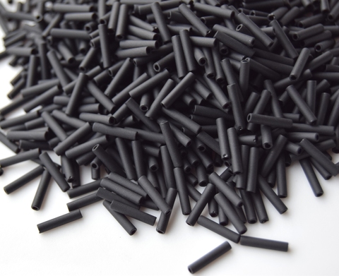 Стеклярус Тохо 9 мм 0049F черный матовый