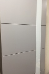 Межкомнатная дверь VFD (ВФД)   Trivia (Тривиа)  Cotton (эмаль светло-серая)  стекло White Gloss  с 2-х сторон