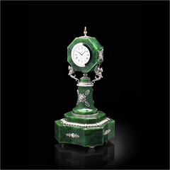 Часы настольные из нефрита. Реплика К.Фаберже.