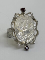 Камея Ф (кольцо из серебра)