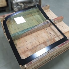 Cтекло двери верхнее с вырезом под форточку (закалённое)  JS | 333/J3903, 333/E2050  | Аналог