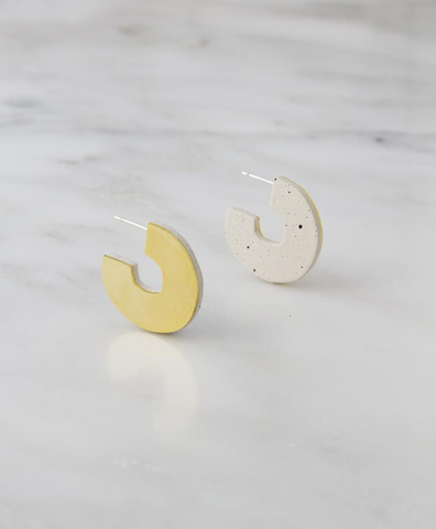 Серьги Cutout Studs in Eggshell