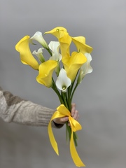 Букет 11 калл в ленте