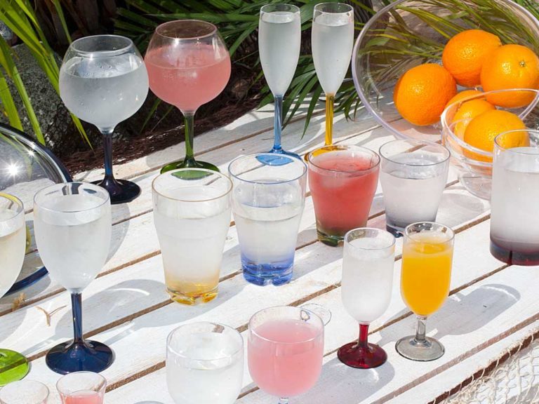 STACKABLE BEVERAGE GLASS -COLOURED BASE, PARTY 6 UN