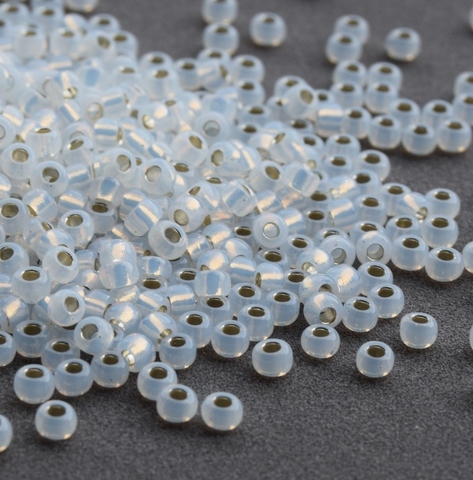 15/0 RR-0551 Бисер круглый Миюки /Miyuki round 15/0 Gilt Lined White Opal