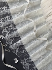 Вышивка на сетке молочная 24 см