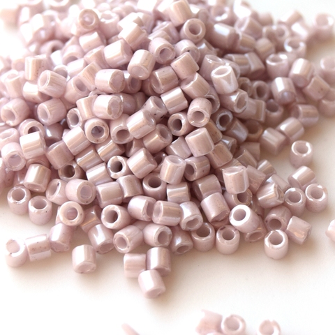 DBL-1534 Бисер цилиндрический Миюки делика 8/0 /Miyuki delica 8/0 Opaque Pale Rose Ceylon