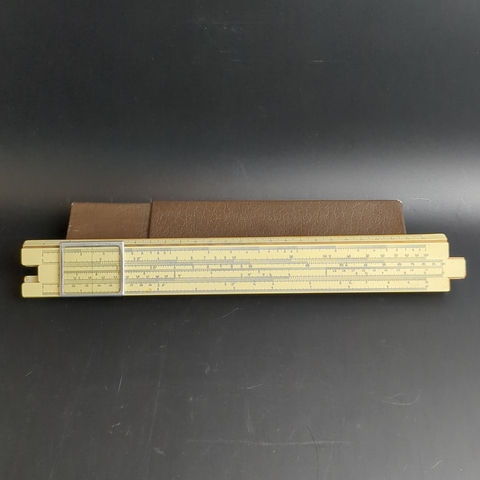 Логарифмическая линейка, дерево, пластик, футляр СССР, 1950-1960 г.