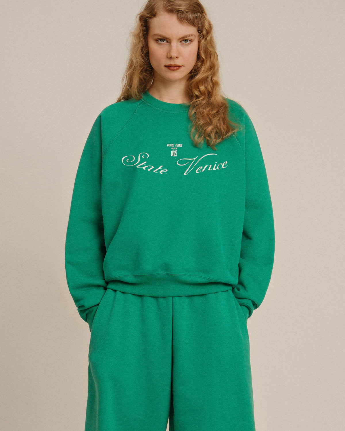 Свитшот классического кроя