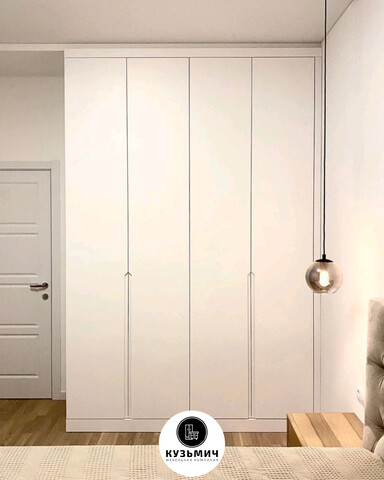 Шкаф