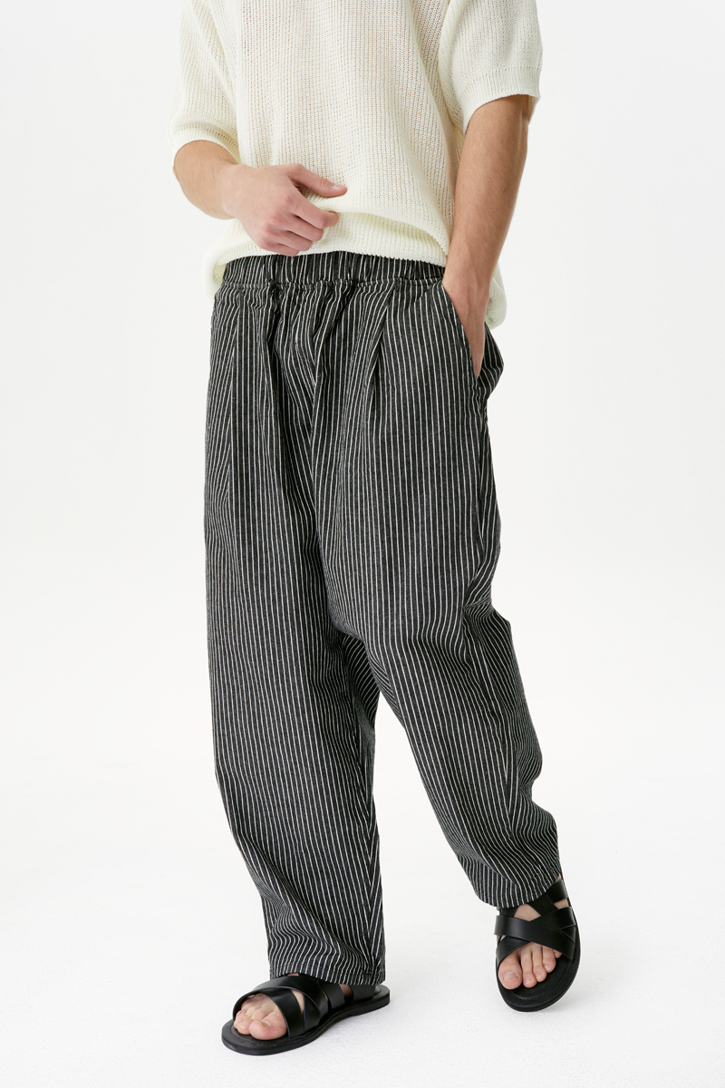 Черный хлопковый костюм в полоску Normie