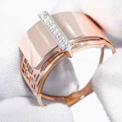 018772 - Кольцо широкое из золота с дорожкой из фианитов