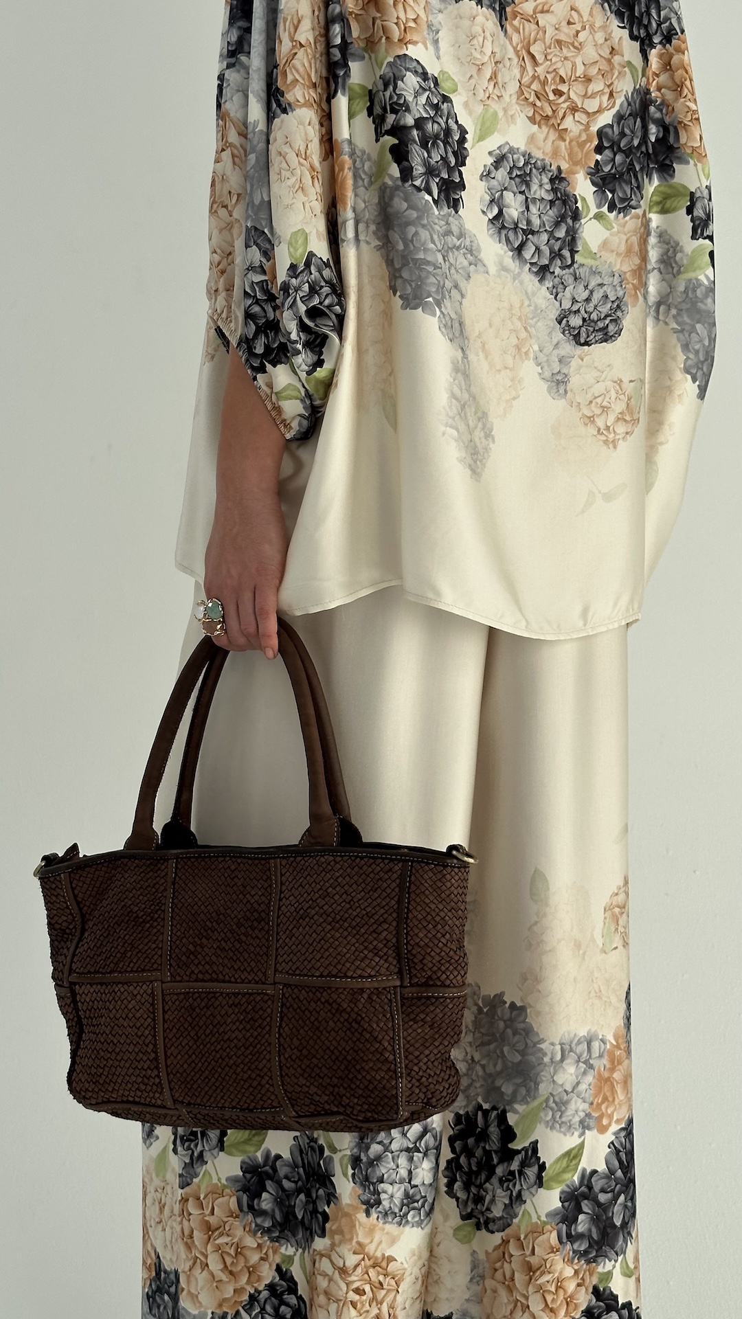 Плетеная сумка шоппер из мягкой кожи