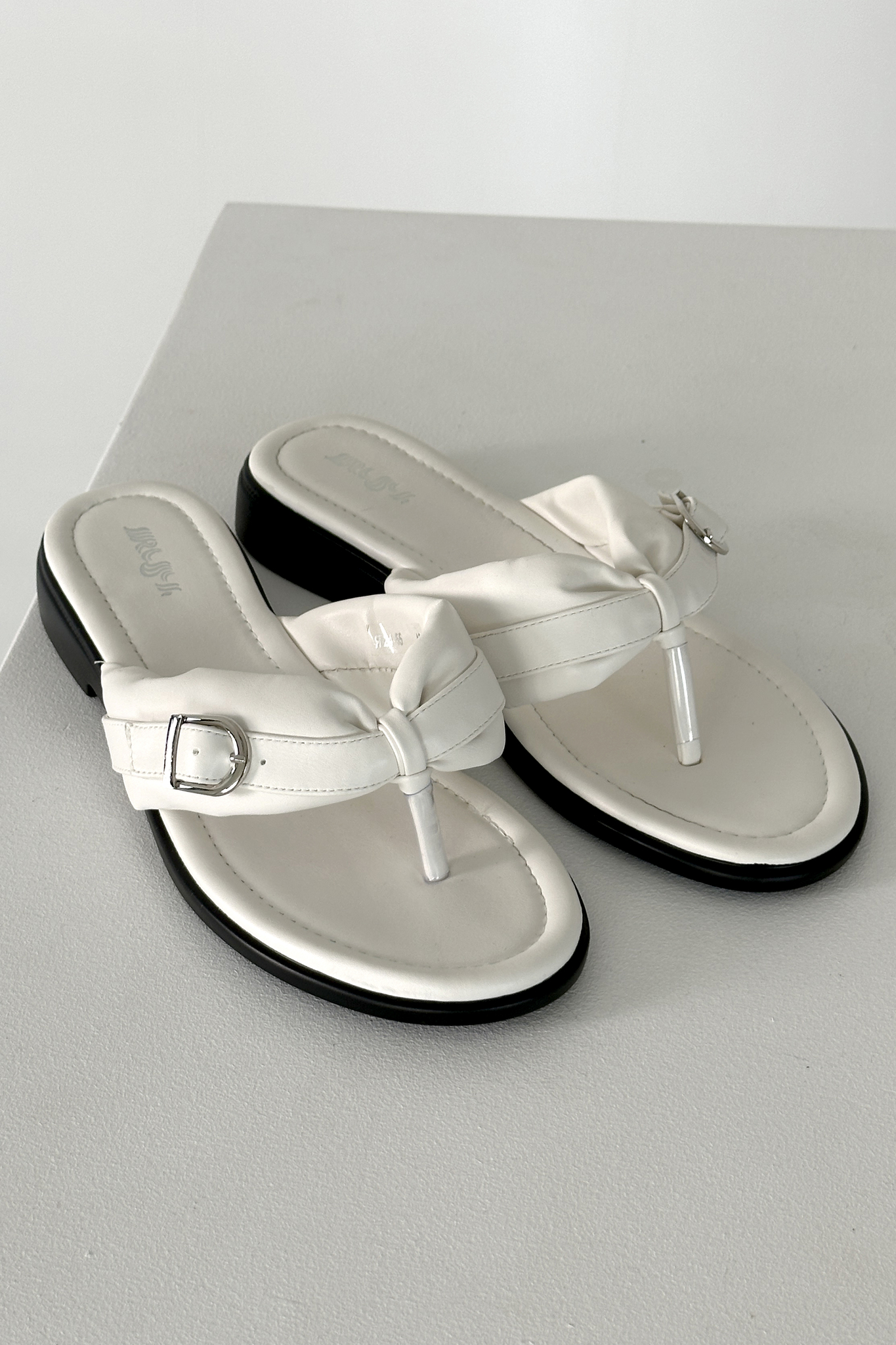 Вьетнамки-11811 2450₽