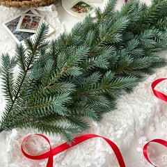 Еловая ветка, искусственная зелень, зимний декор, цвет - под голубую ель, 21 ветка, 73 см, 1 шт.