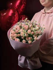 Дуо букет «Ромашки и кустовые розы»