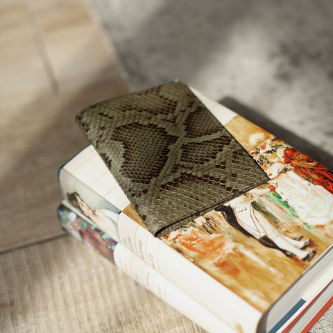 Кожаная обложка для паспорта, питон зеленого цвета