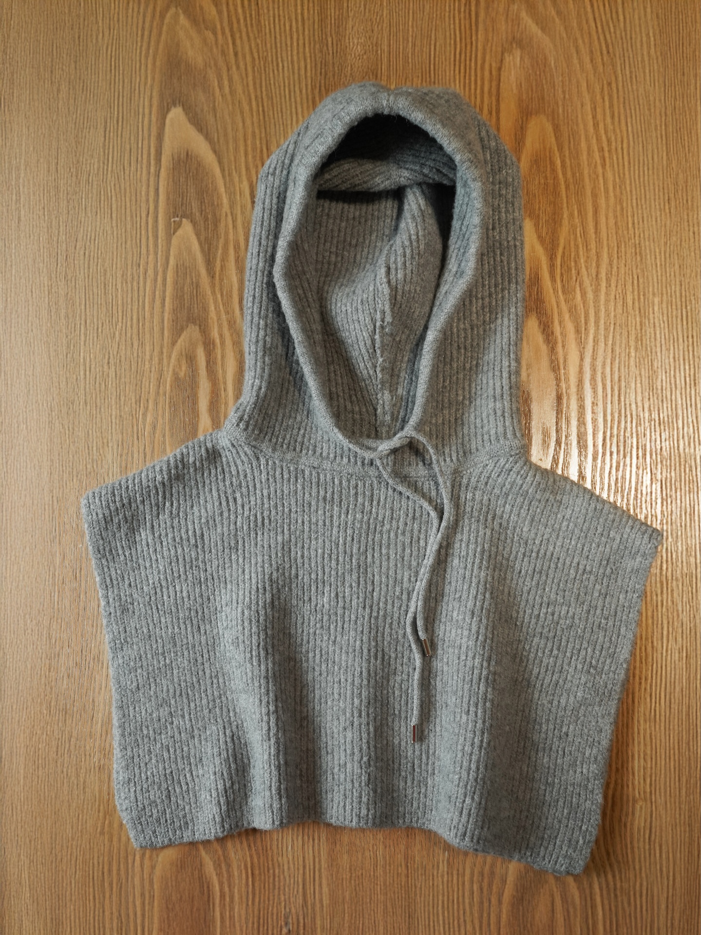 Капор с манишкой