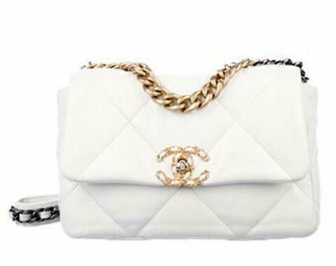 Сумка-конверт Chanel 19 среднего размера белый