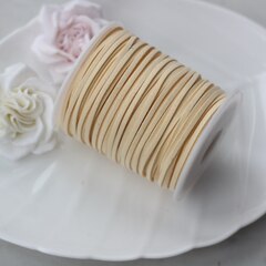 Шнур замшевый (искусственный), айвори, 2,3*1 мм, 1 метр, ШН010