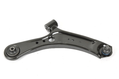 Рычаг подвески SH-91031 (45201-79J00) нижний