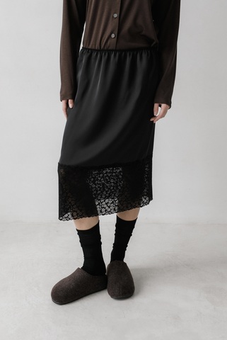 Юбка с широким кружевом (черный)