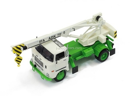 IFA W50L ADK70 white-green 1968 IST192T IST Models 1:43