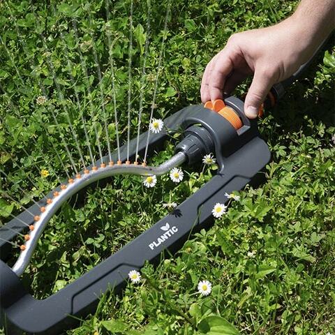 Осцилирующий дождеватель 18 форсунок Plantic Light