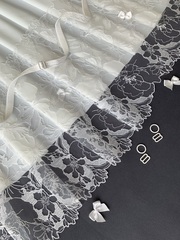 Вышивка на сетке молочная 24 см