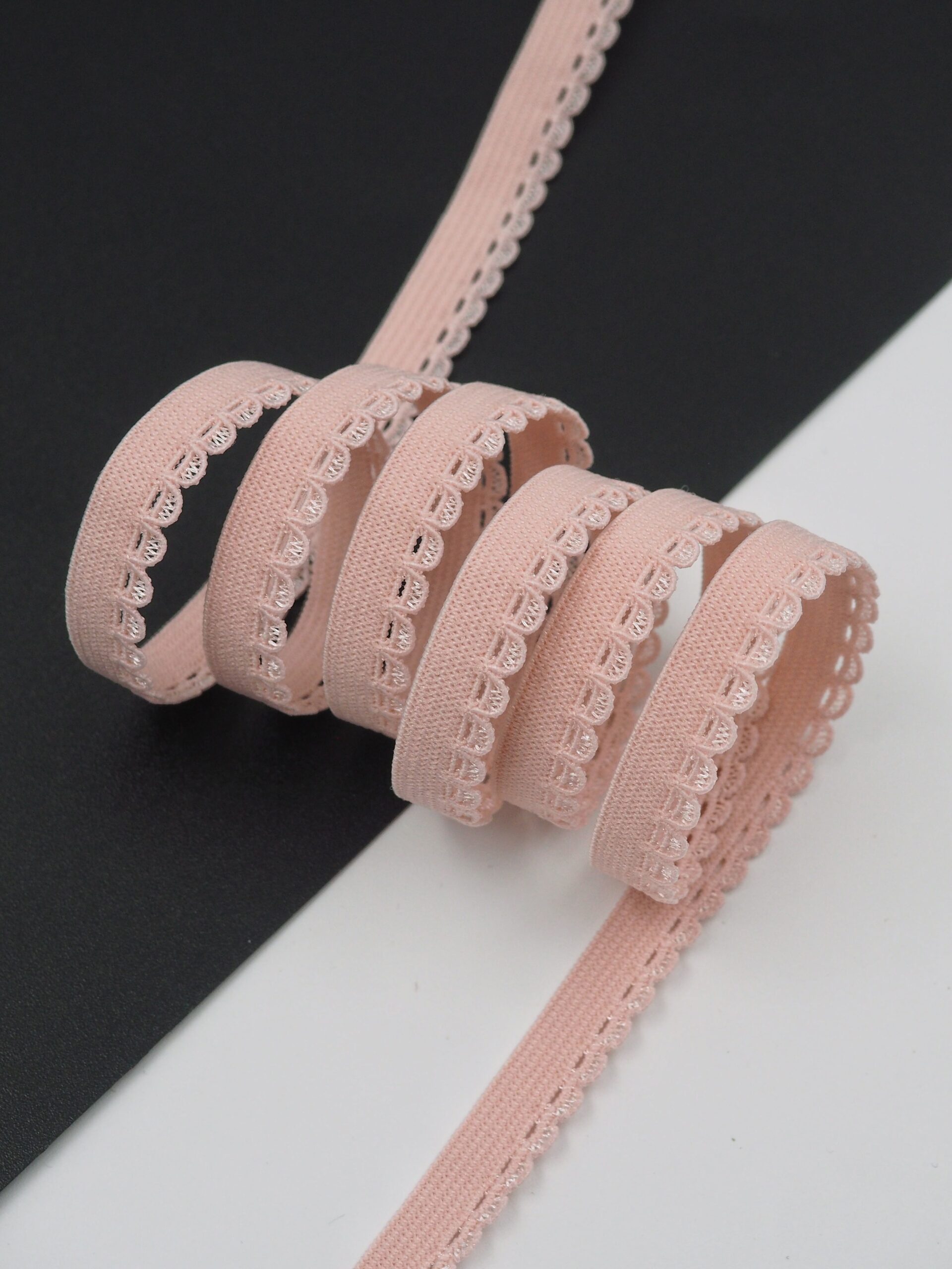 Бельевая резинка пудровая ажурная ширина 9 мм с учетом фестона
