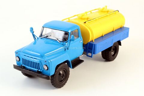 GAZ-53 milk tanker ACPT-3.3 (53) AutoHistory 1:43