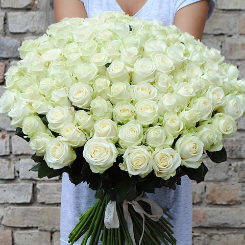 Букет из 101 белой розы (50 см)