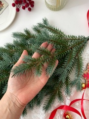 Еловая ветка, искусственная зелень, зимний декор, цвет - под голубую ель, 21 ветка, 73 см, 1 шт.