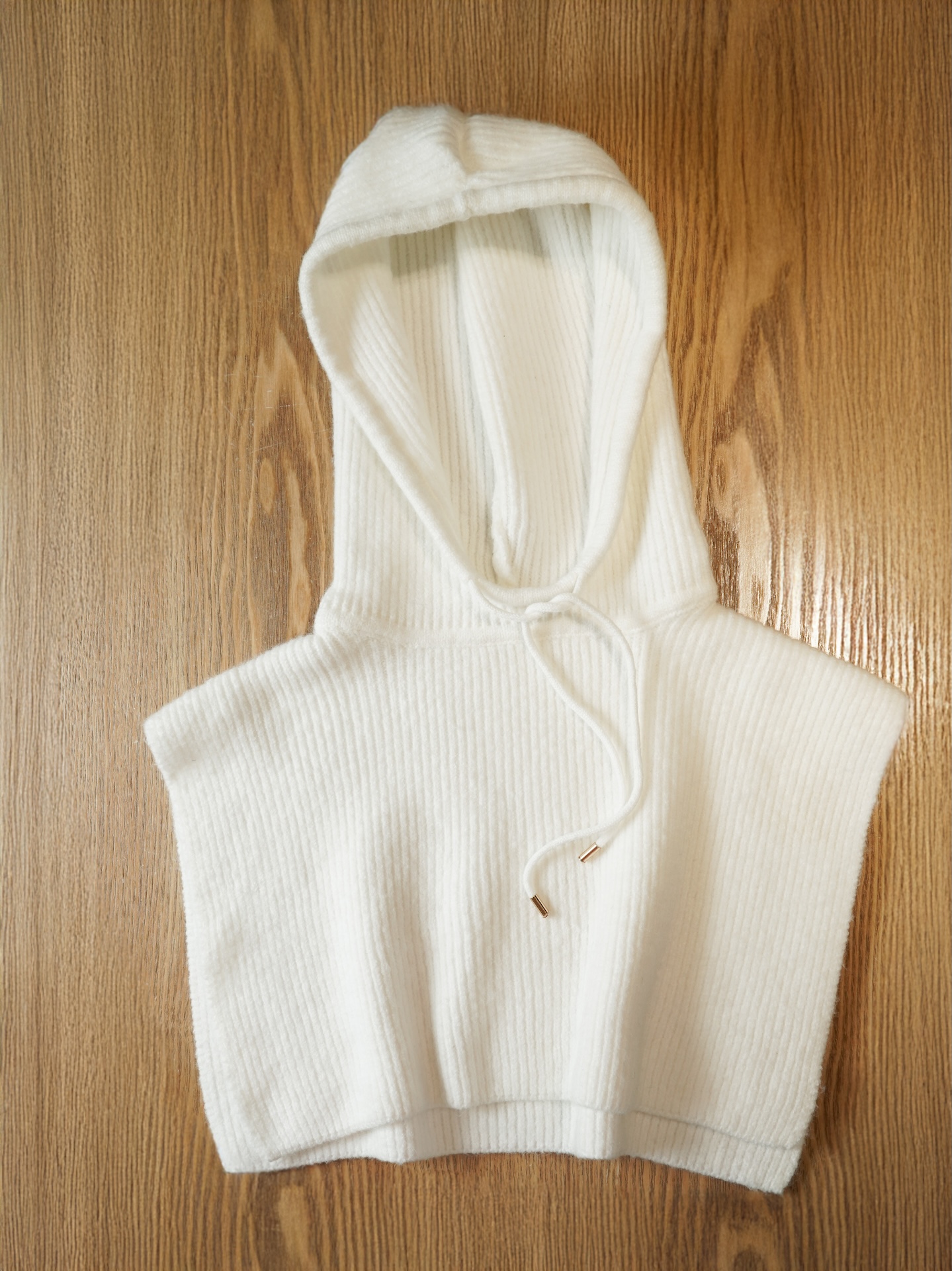 Капор с манишкой