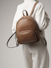 Кожаный рюкзак Azaro 30852 св.орех