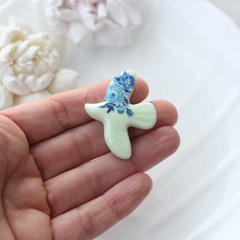 Подвеска фарфоровая Птичка салатовая 34*42 мм S035