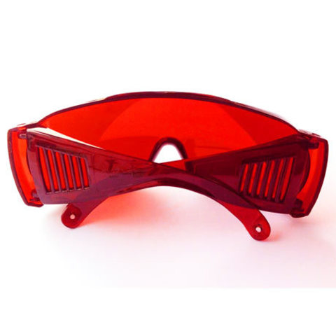 Красные защитные очки с красной оправой для фотоэпиляции