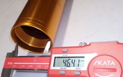 Внешний стакан пера вилки для Honda CBR 1000 RR 2004-2007. Золотой