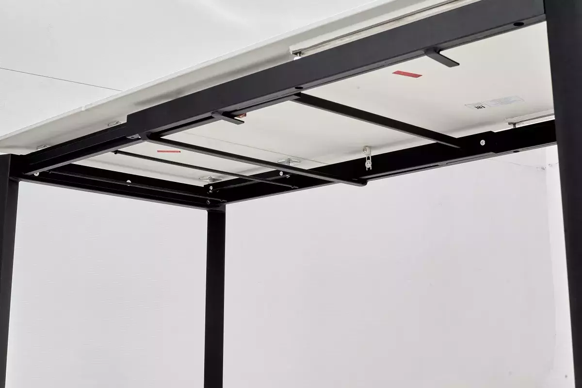 Стол CORNER 120 MATT WHITE MARBLE SOLID CERAMIC / BLACK, DISAUR