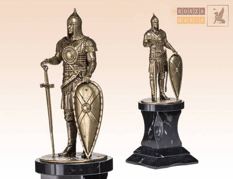 статуэтка Богатырь