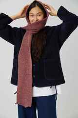 Шарф с капюшоном брусничного цвета