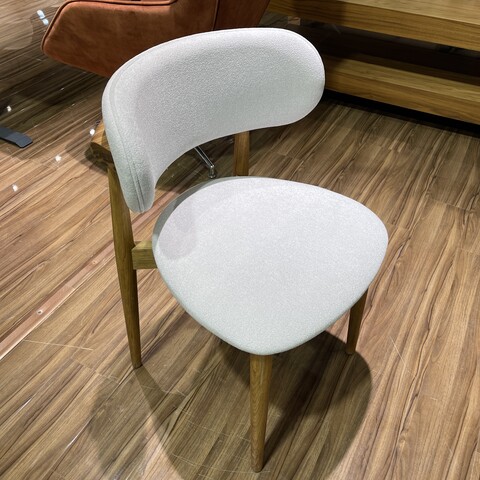 Стул из дерева - Мона Сердце