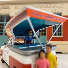 Renault 4L van Diorama: Ice Cream Vendor Altaya 1:43