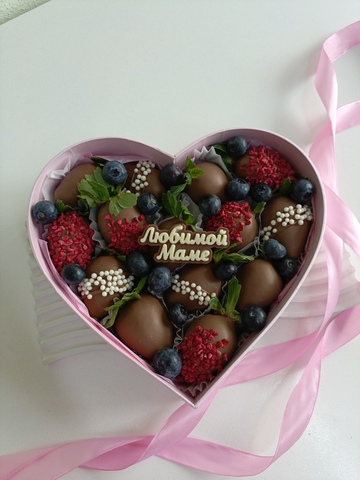 Клубника в шоколаде сердце 