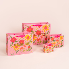 Пакет подарочный M горизонтальный, 8 Марта, Яркие цветы, Металлик, 26*32*12 см (Д*В*Ш), 1 шт.