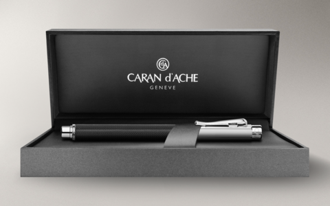 Carandache Varius - Ivanhoe Black, перьевая ручка, F