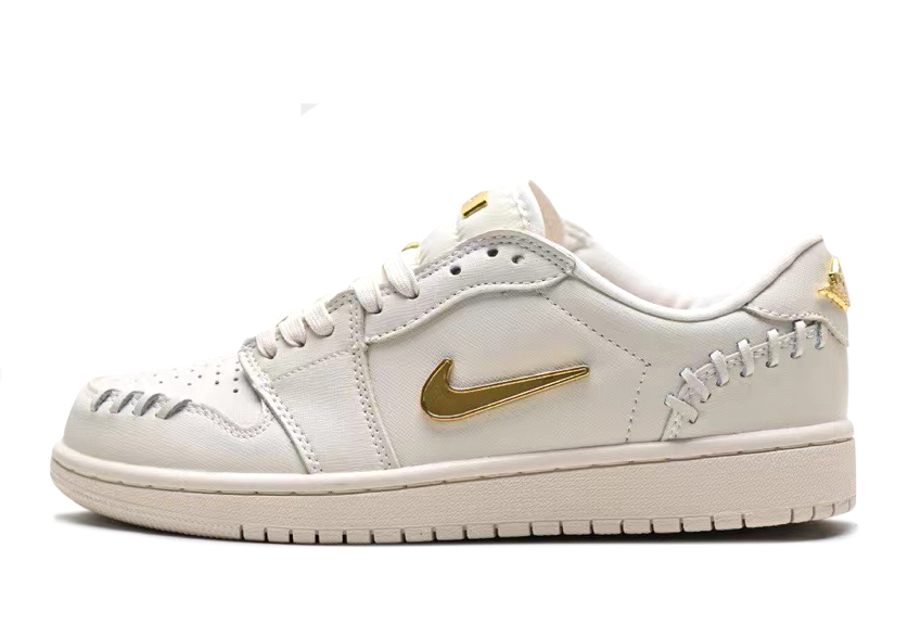 Air Jordan 1 Low . 30