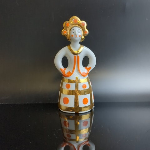 №2 Статуэтка "Девушка в кокошнике", фарфор, роспись, золочение, Дулевский фарфоровый завод ("Дулево"), СССР, 1964-1968 гг.